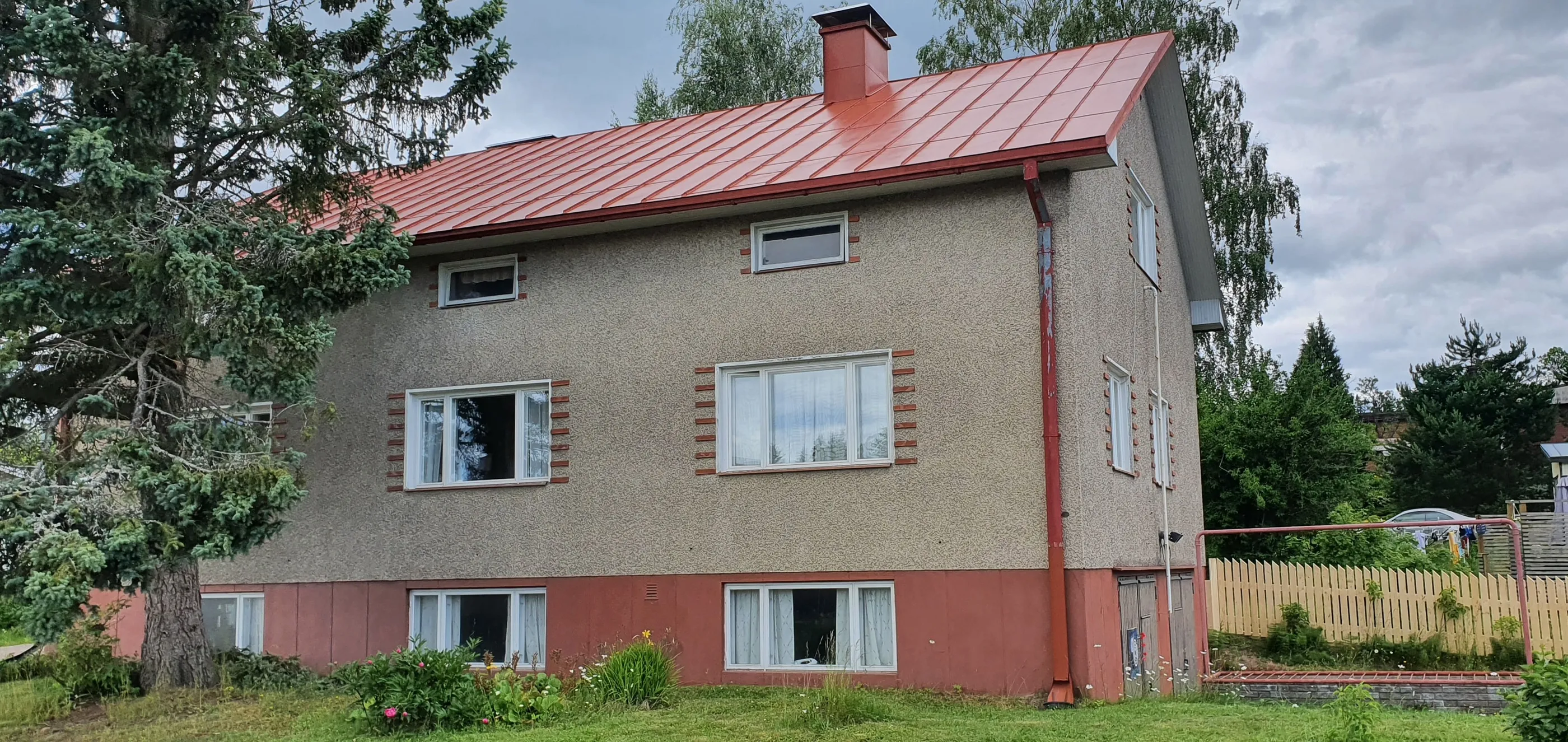 Konesaumakatto pinnoitus