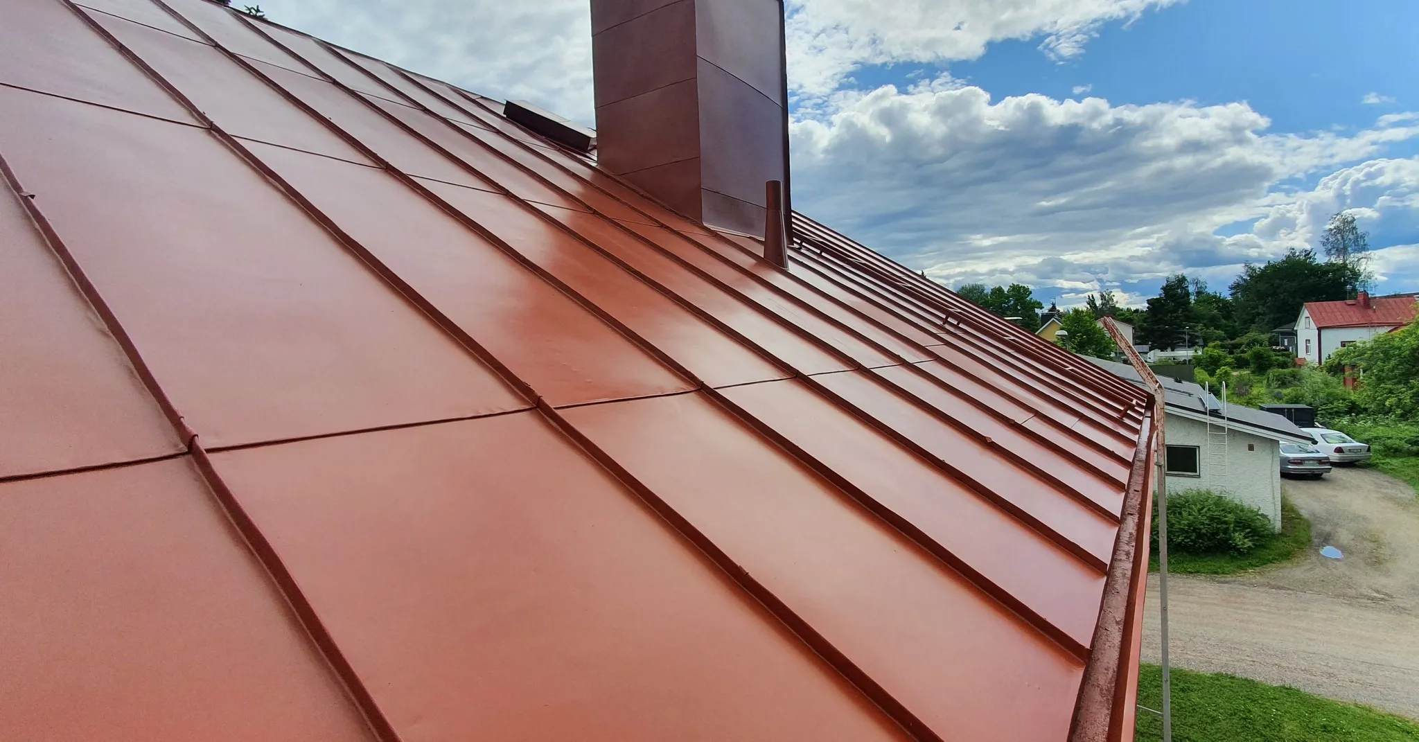 Konesaumakatto pinnoitus